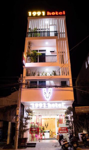 1991 Hotel
